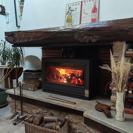 Mas Peu Del Causse Bed & Breakfast Thuir Eksteriør bilde