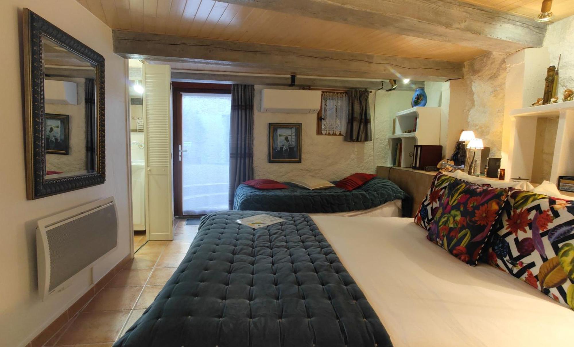 Mas Peu Del Causse Bed & Breakfast Thuir Rom bilde